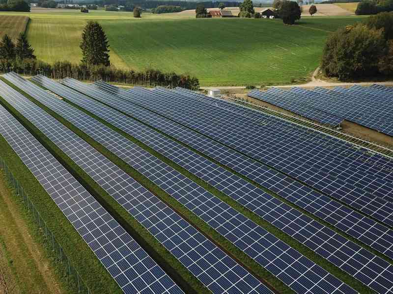 Immagine articolo: Fotovoltaico da balcone: soluzione green per risparmiare sulla bolletta della luce