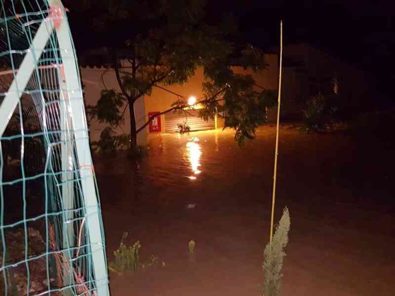 Immagine articolo: Montevago. Terme Acquapia allagate, i vigili del fuoco mettono in salvo 14 persone