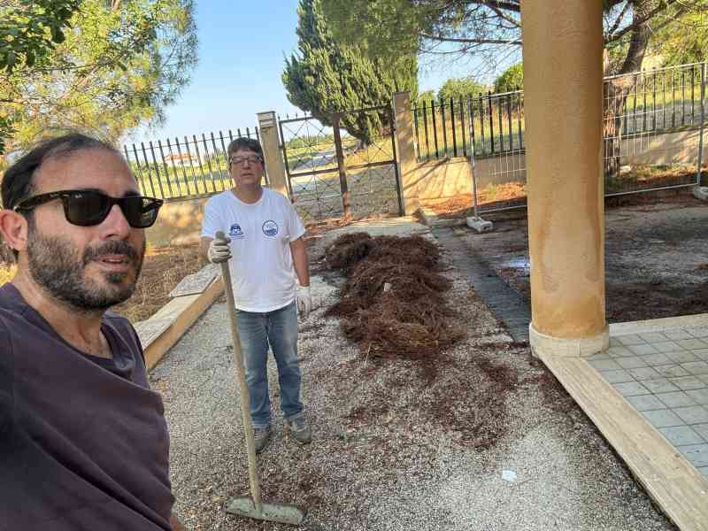 Immagine articolo: Clemente replica su facebook a “Verso Menfi“: “continuano a criticare da dietro una tastiera. Lavoriamo per Menfi, anche con le mani“