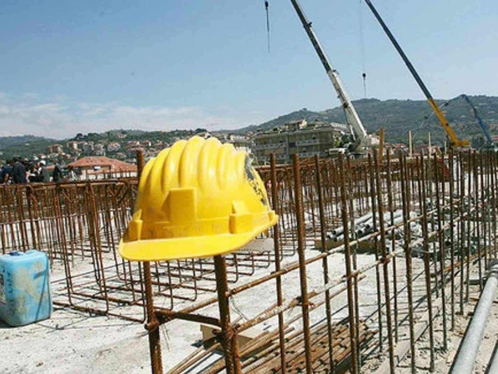 Immagine articolo: Menfi, controlli in un cantiere: tre denunce e sanzioni