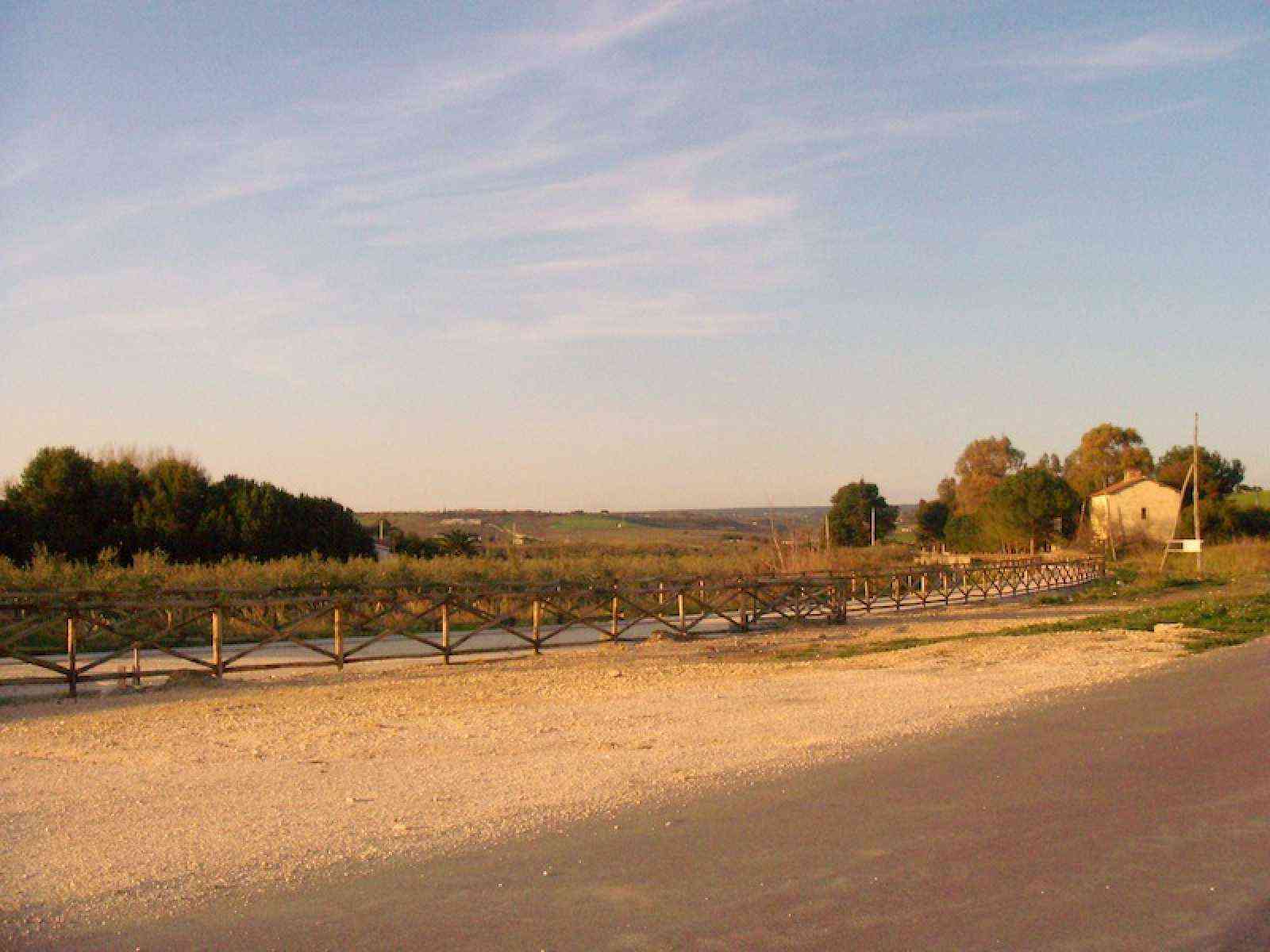 Immagine articolo: Menfi. Convenzionepista ciclabile da cantine Settesoli a casello Portopalo. Viviani: “un tratto di bellezze naturali da percorrere“