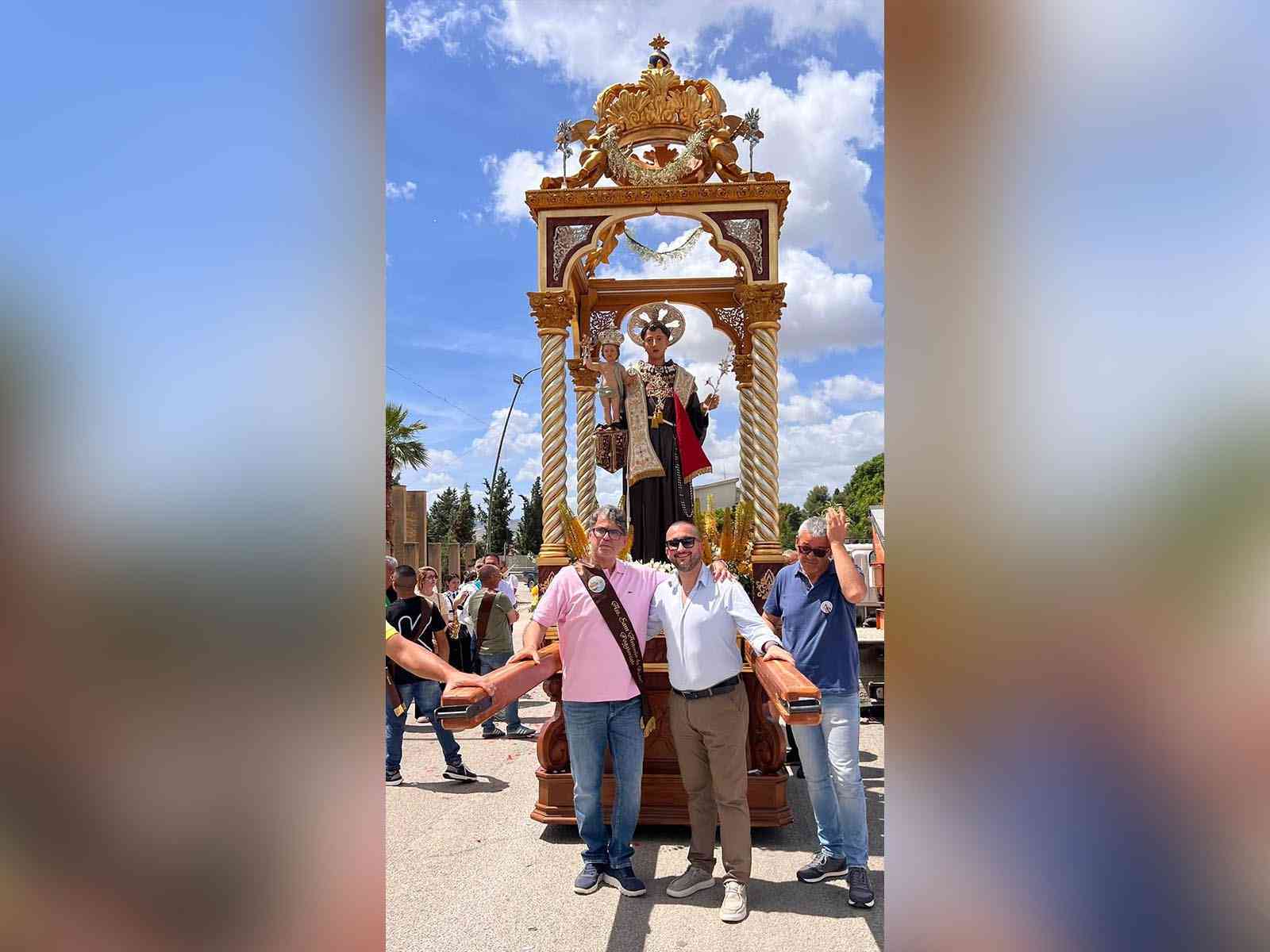 Immagine articolo: Poggioreale. Donato il fercolo di Sant’Antonio da Padova in segno devozione